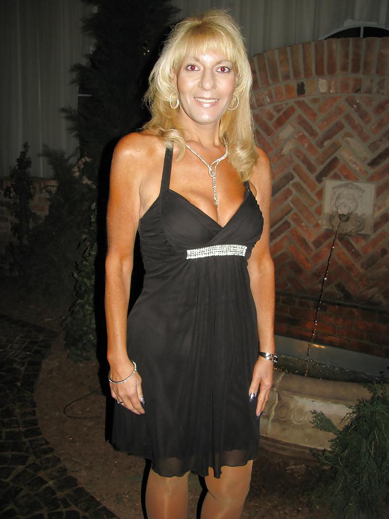 21P Blonde Mature Italian