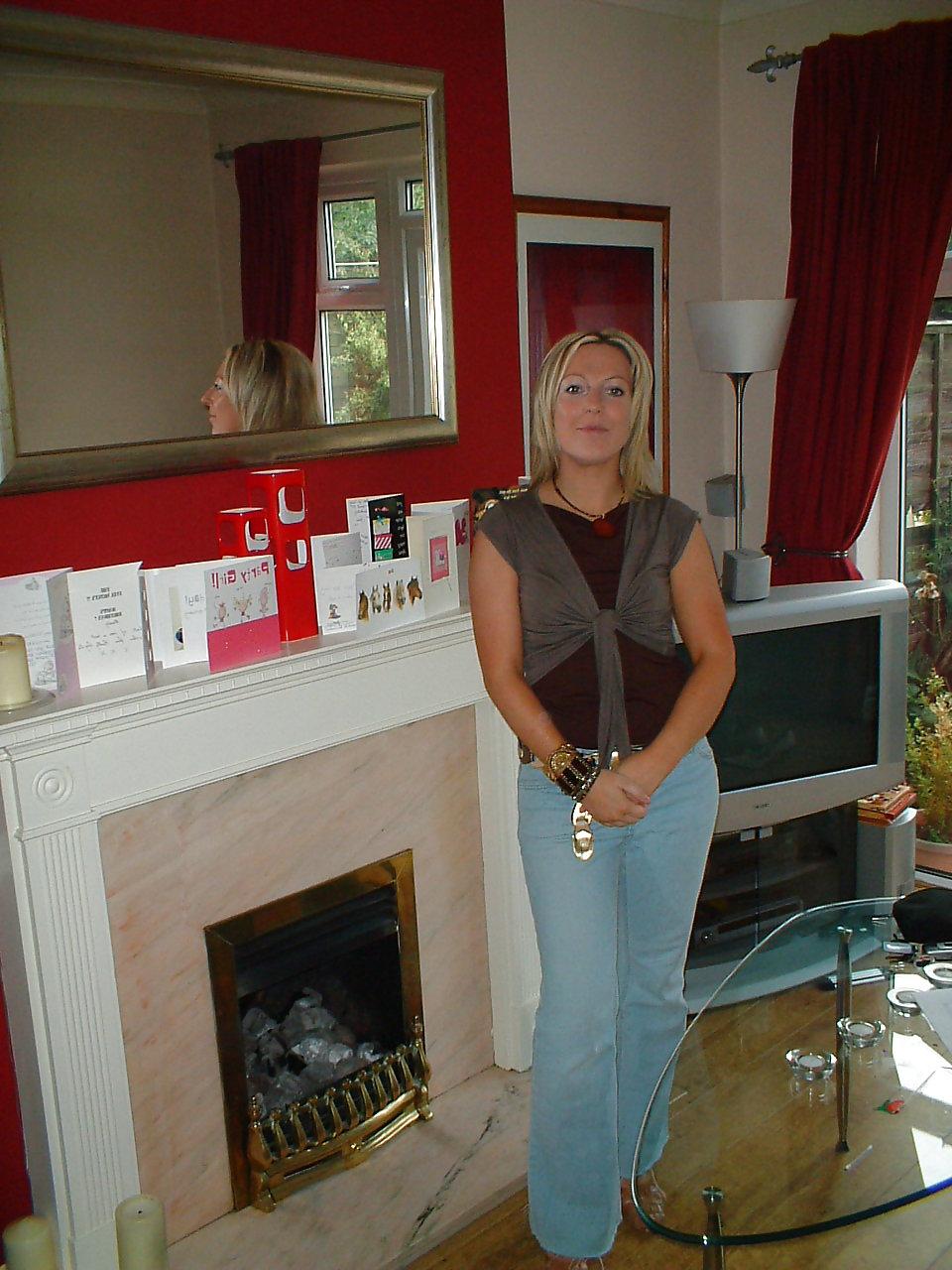 25P Mandy A Blond MILF