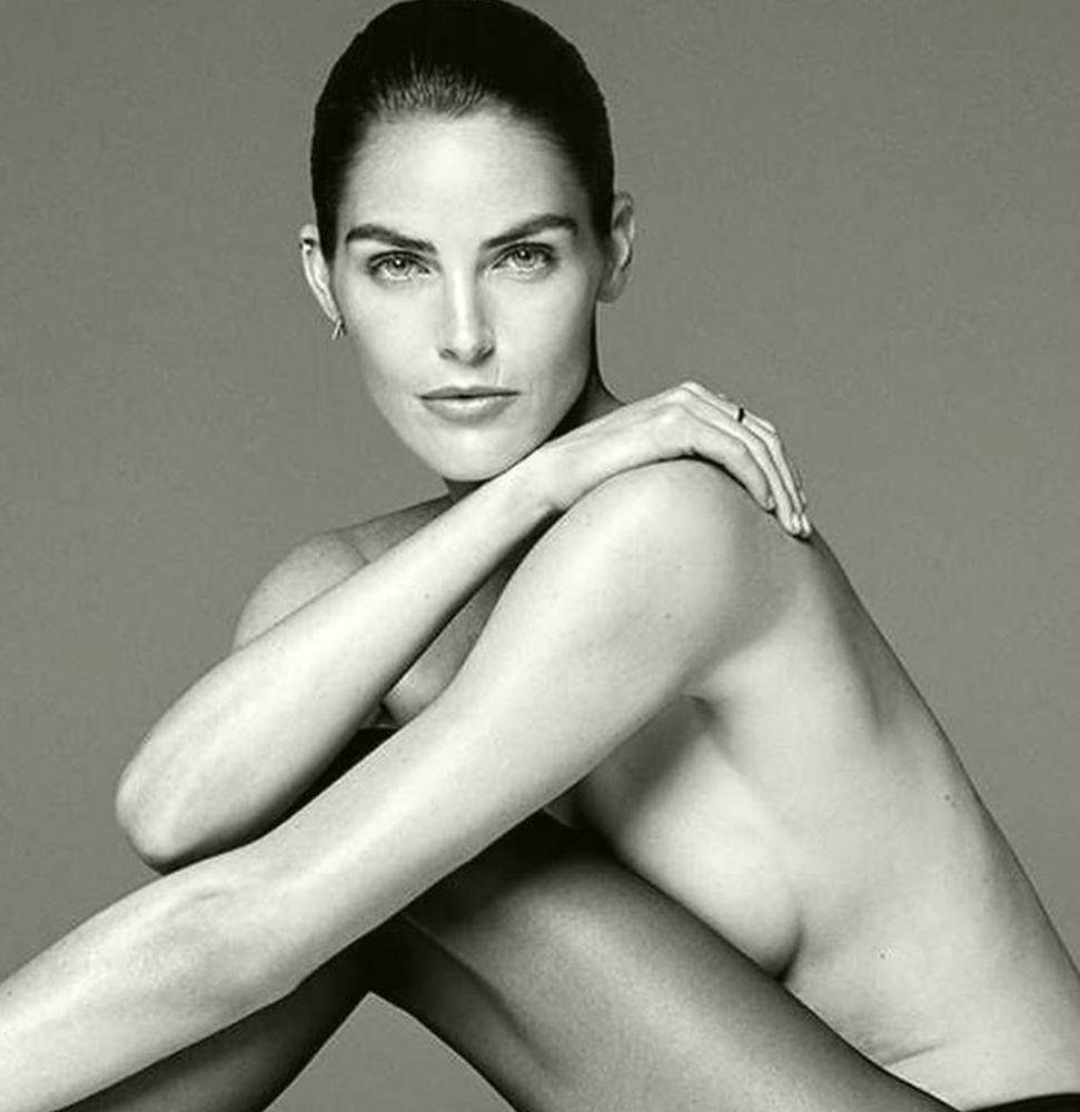 18P Hilary Rhoda posing feb 2018