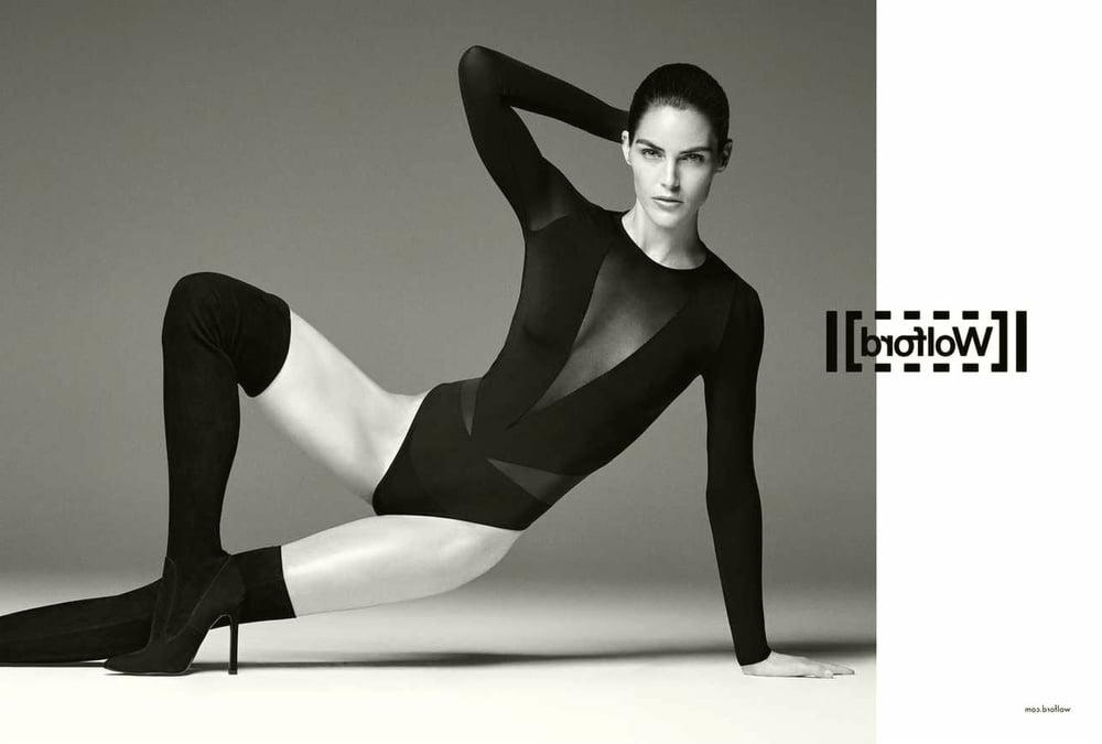 18P Hilary Rhoda posing feb 2018