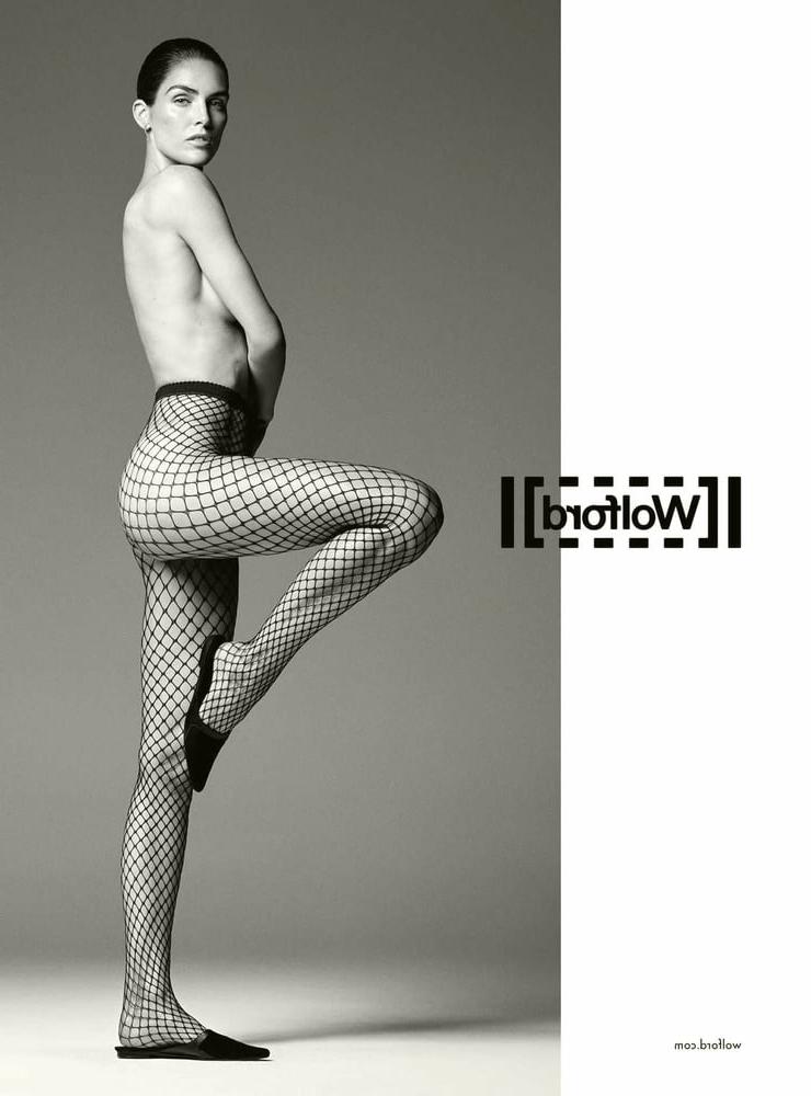 18P Hilary Rhoda posing feb 2018