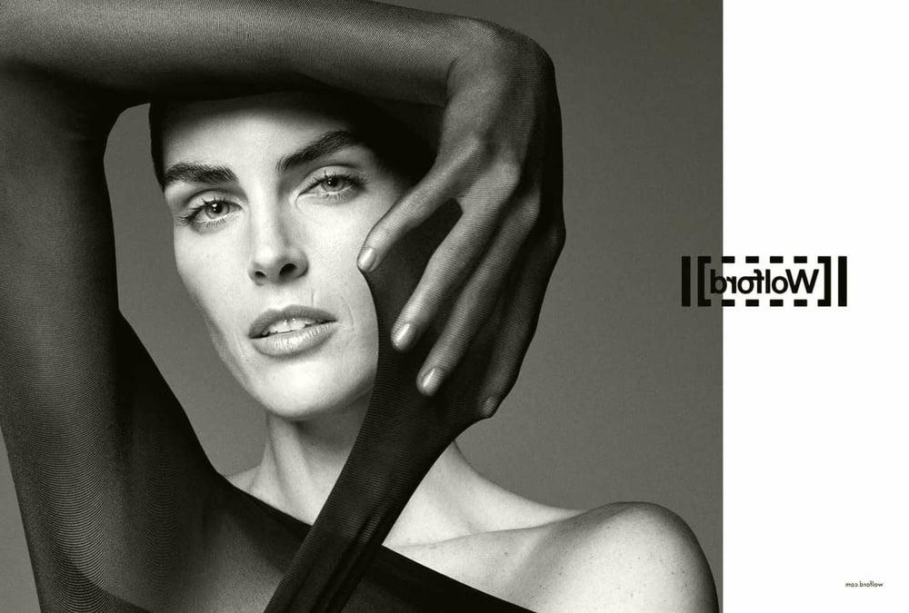 18P Hilary Rhoda posing feb 2018