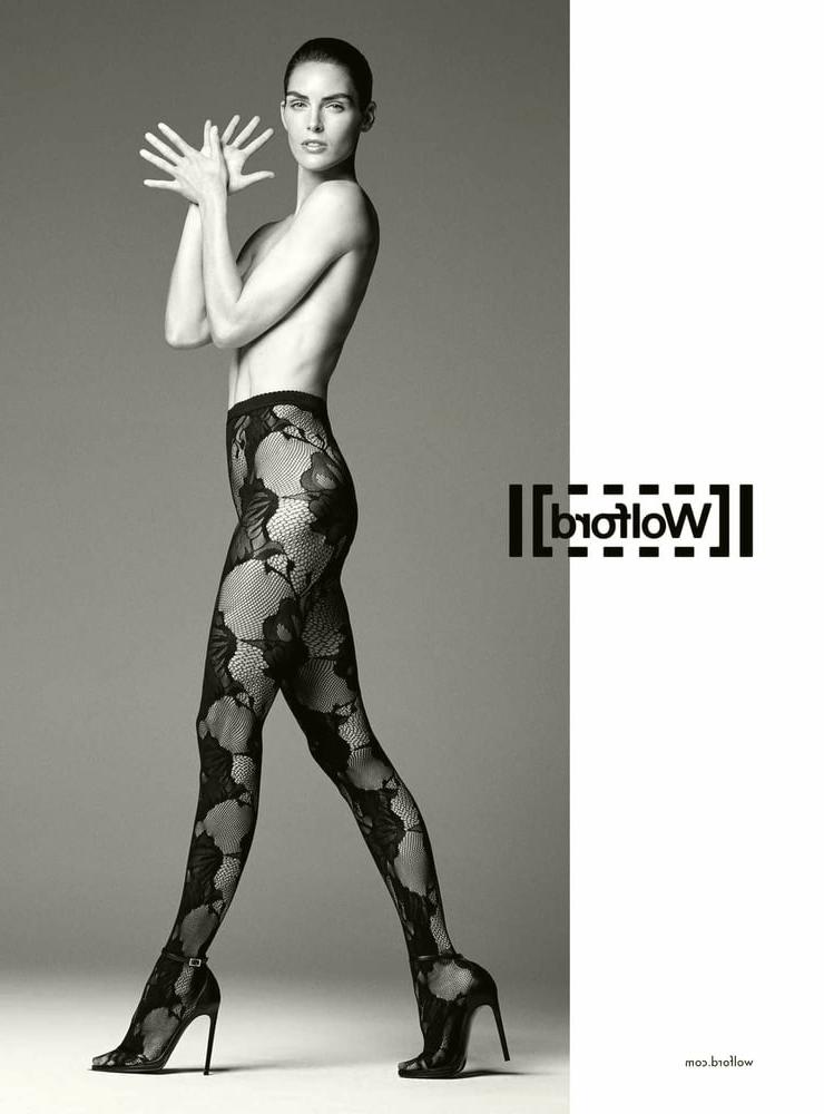 18P Hilary Rhoda posing feb 2018