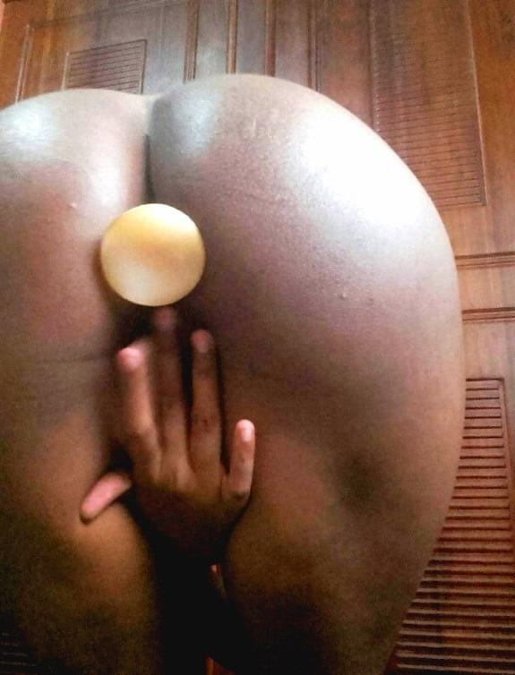 6P Sri lankan girl use  rubber dildo
