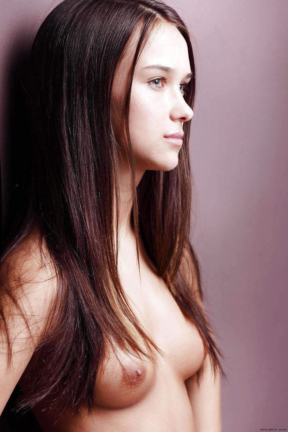 13P Chloe   18  & and  not so  INNOCENT
