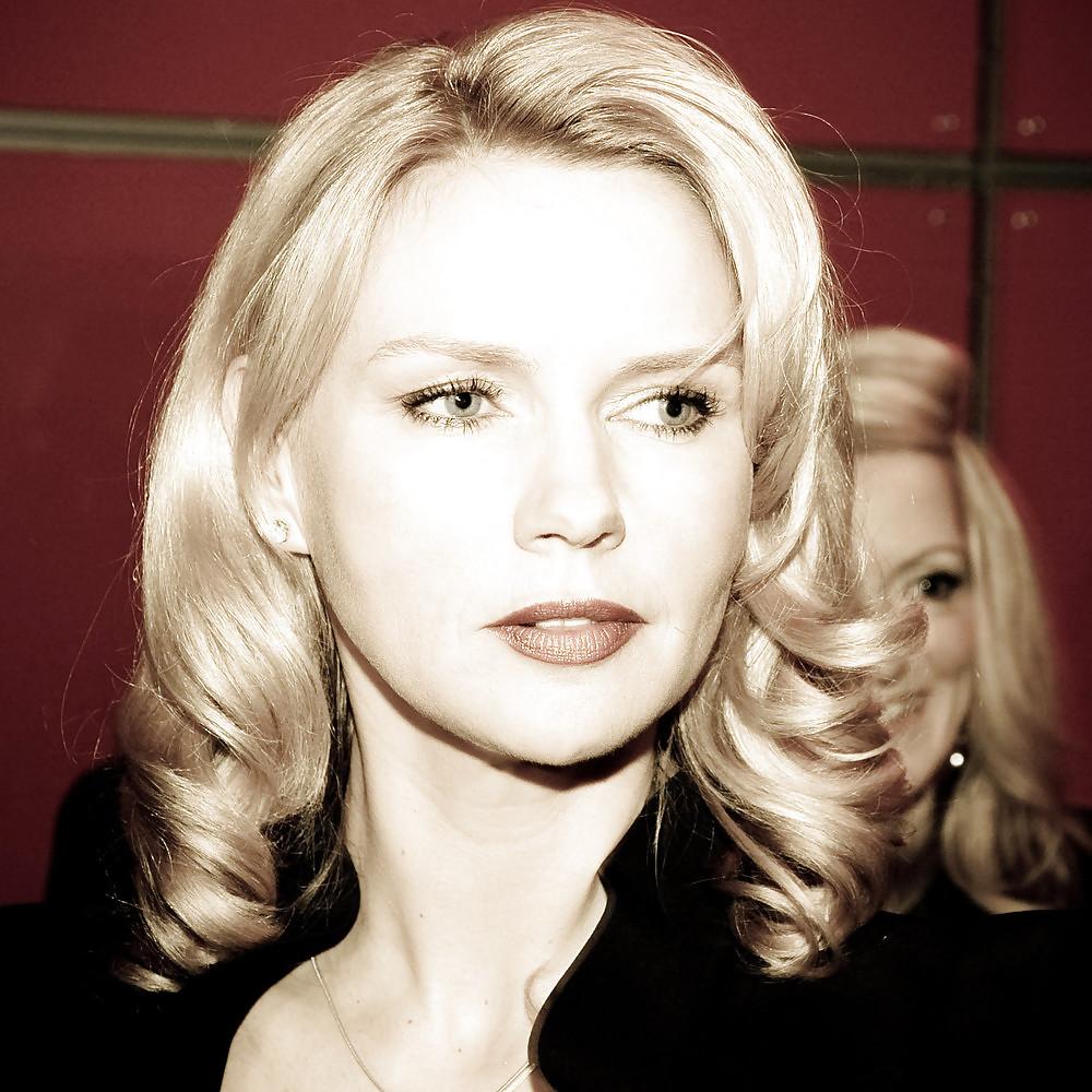8P Veronica Ferres - All Eyes and Tits