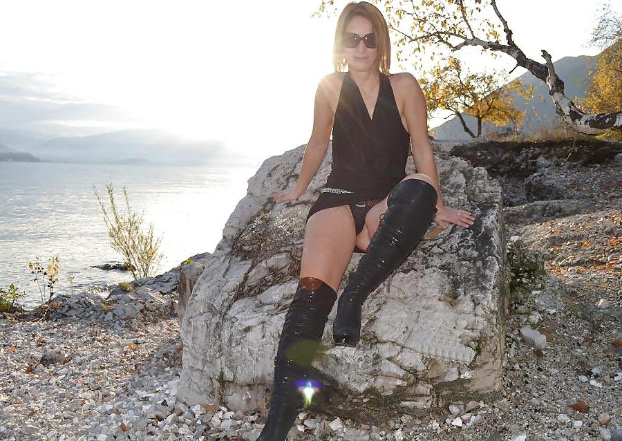 11P Two Italian girl at Lake Maggiore