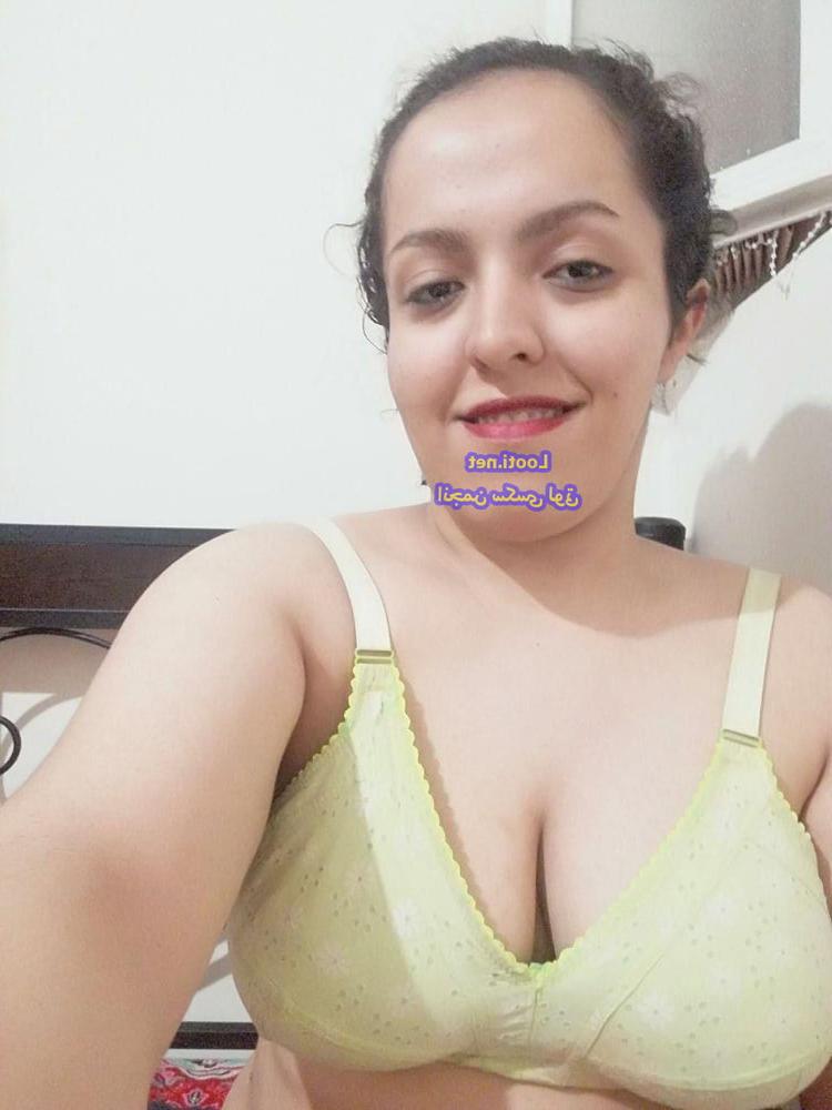 5P Young Iranian girl s1