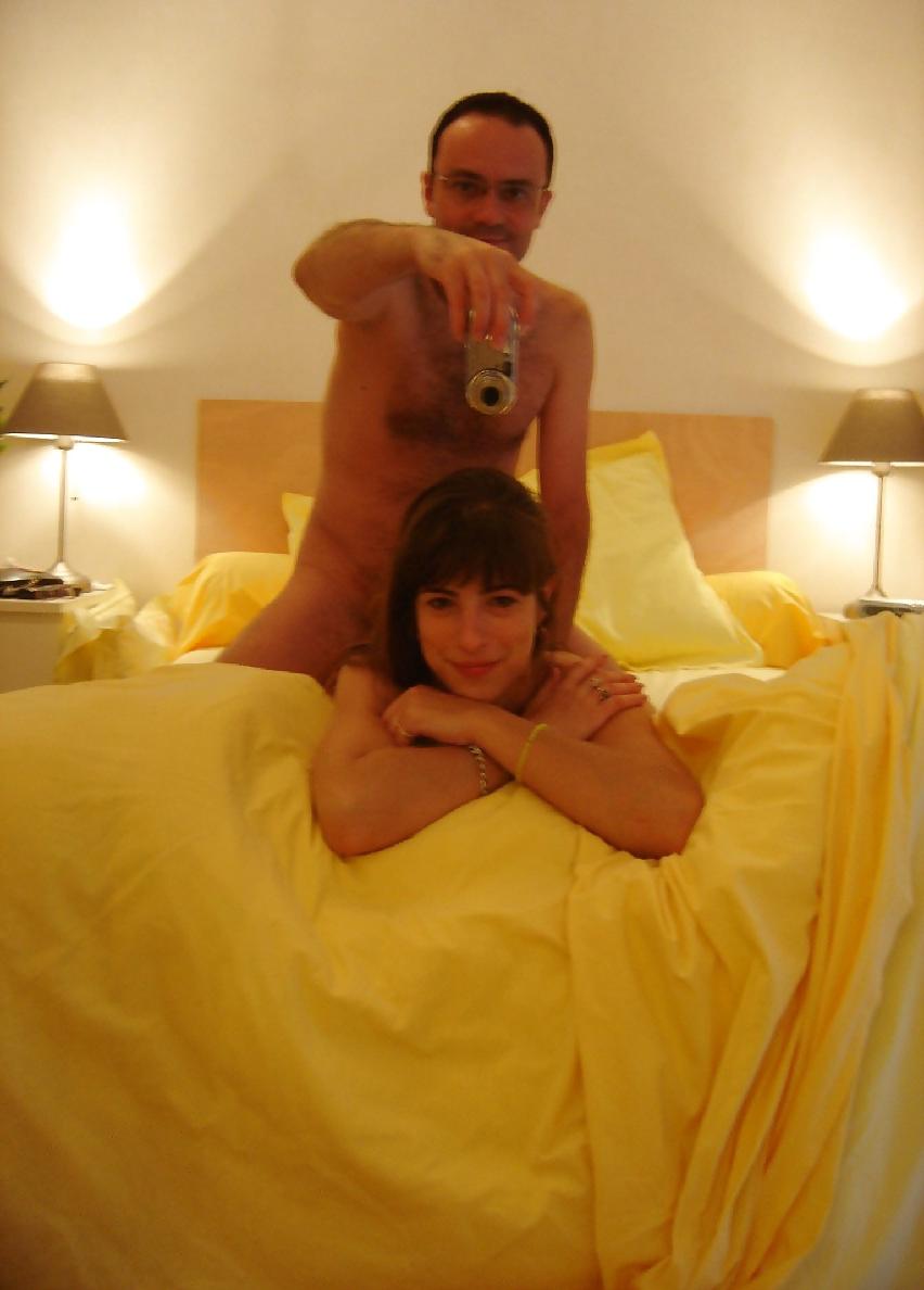 22P Sexy Brunette MILF Loves Blowjobs