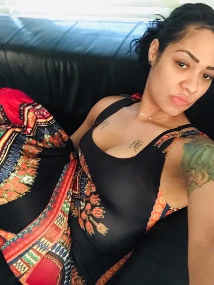 25P Renay Mclellan a 3 hole slut wanting all dicks and cum
