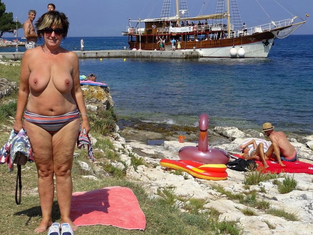 25P Swingers At the Beach #100