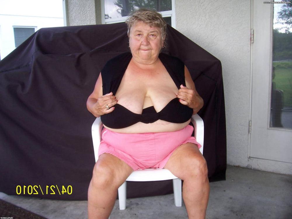 16P Bbw mix 1061 (Big boob granny)