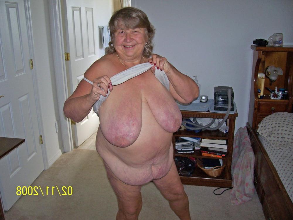 16P Bbw mix 1061 (Big boob granny)
