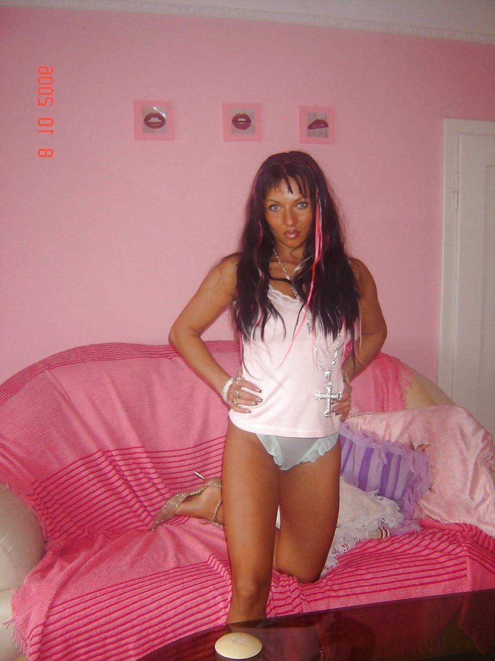 25P Polish brunette 