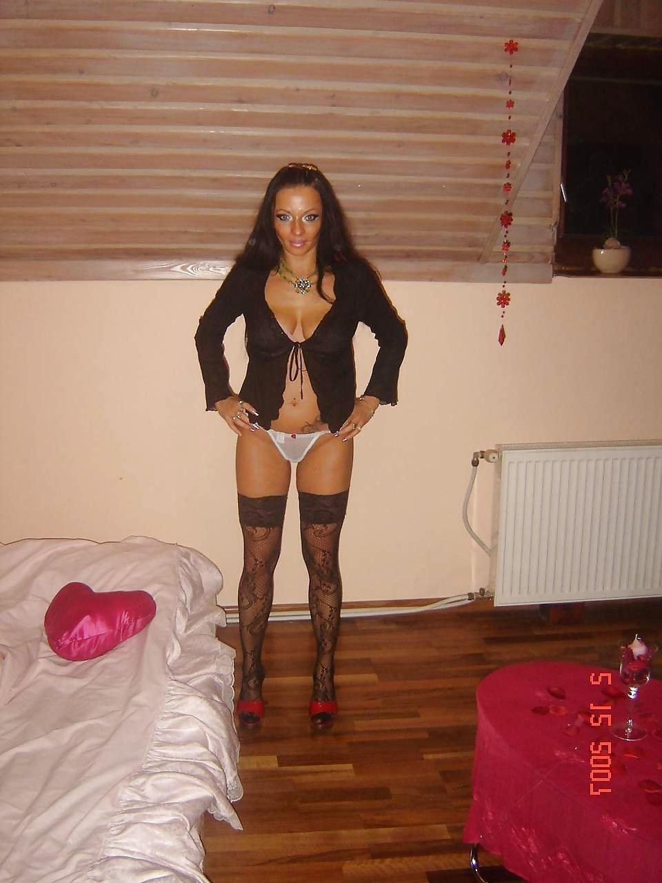 25P Polish brunette 
