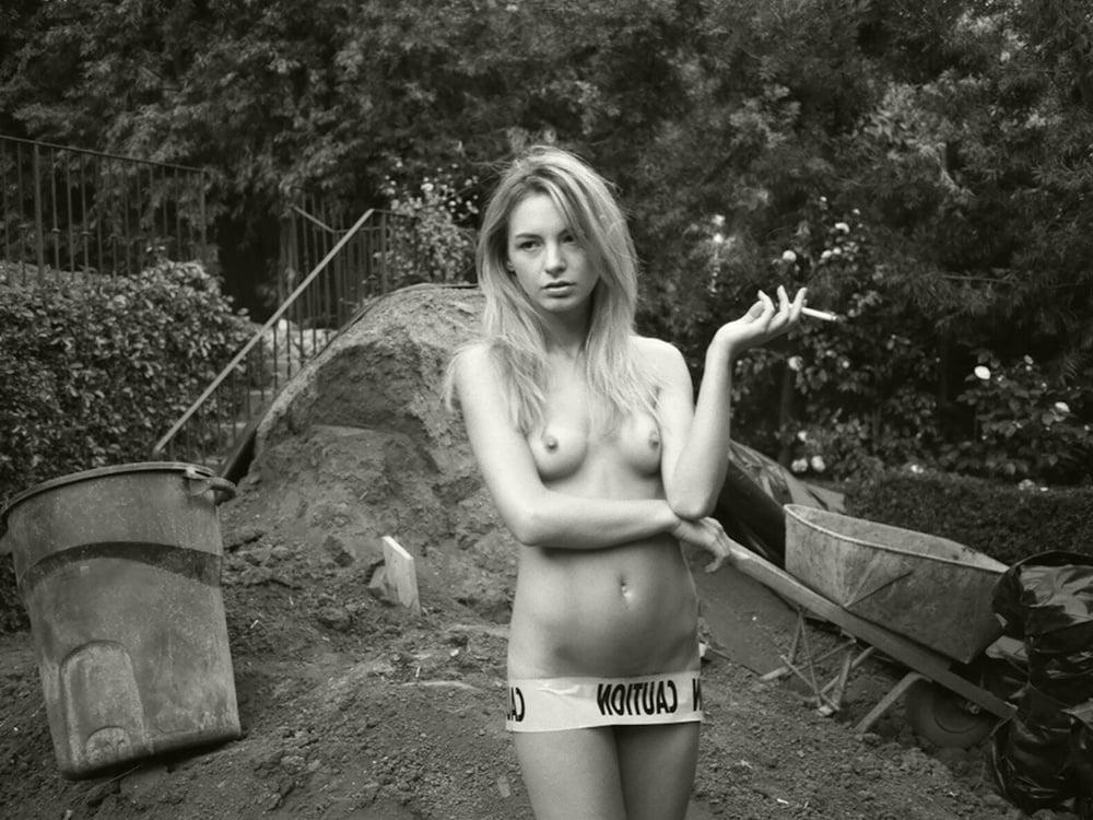 13P Dora Yoder posing naked feb 2018