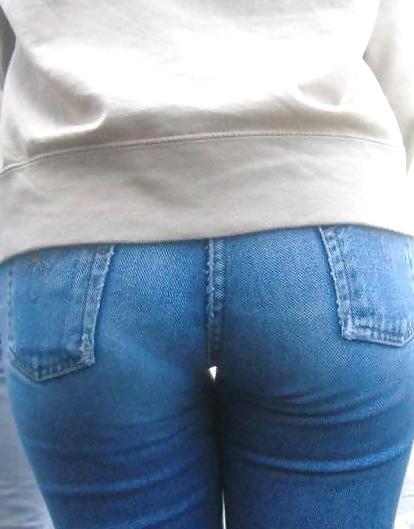 25P Young Sexy Blond MILF
