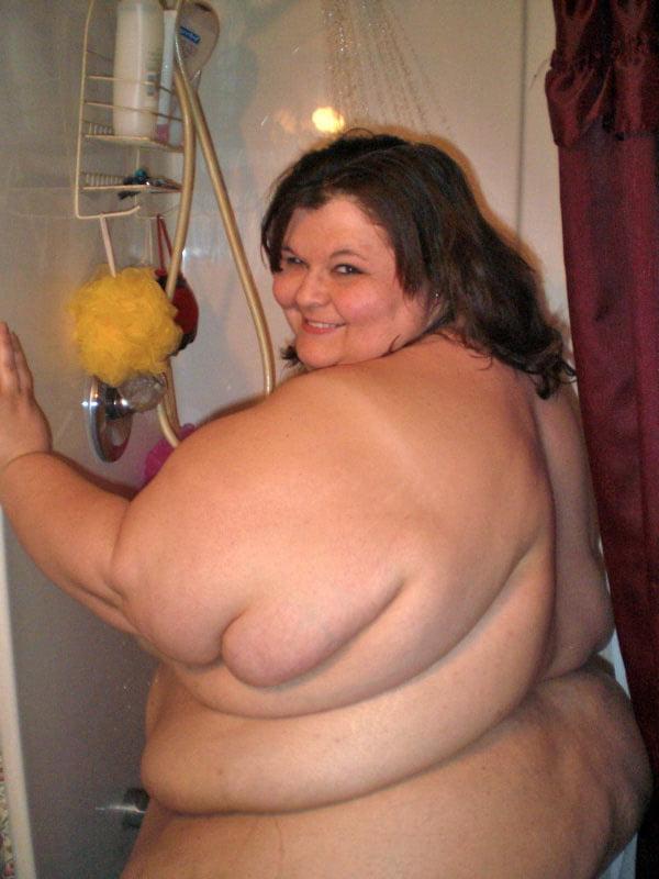 25P DON'T KNOW WHO SHE IS BUT...11