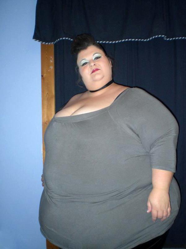 25P DON'T KNOW WHO SHE IS BUT...11