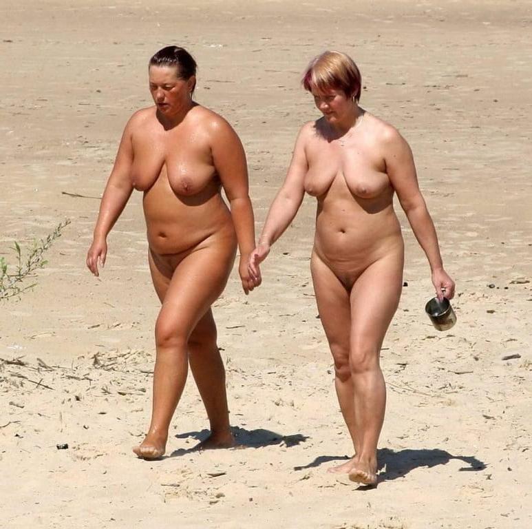 25P Swingers at the Beach #101