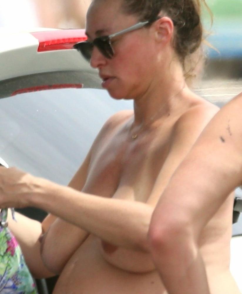 8P Camilla Francks topless and pregnant Bondi beach jan 2018