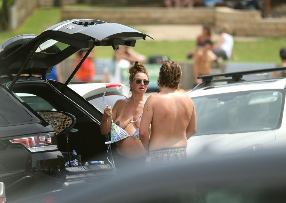8P Camilla Francks topless and pregnant Bondi beach jan 2018