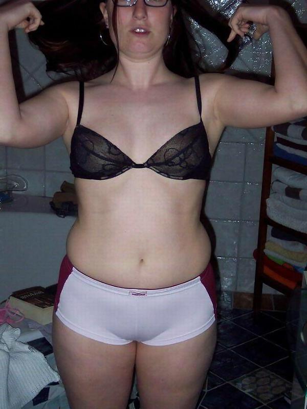 25P OMG...SHE IS SO DAMN SEXY AND HORNY