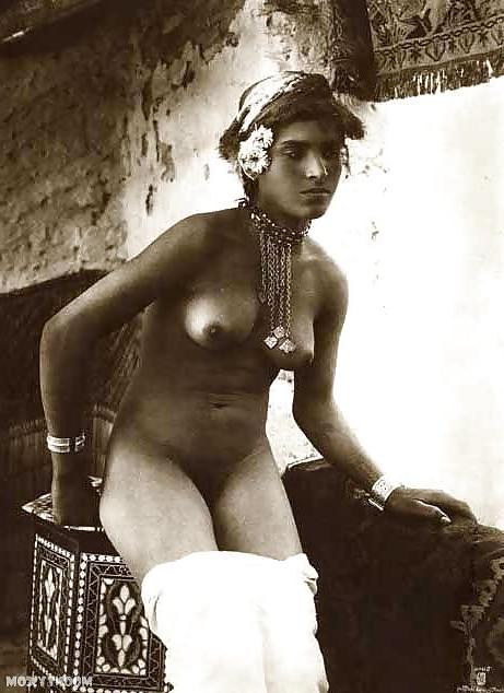 6P Vintage Arab