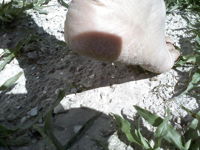17P Cuban feet 