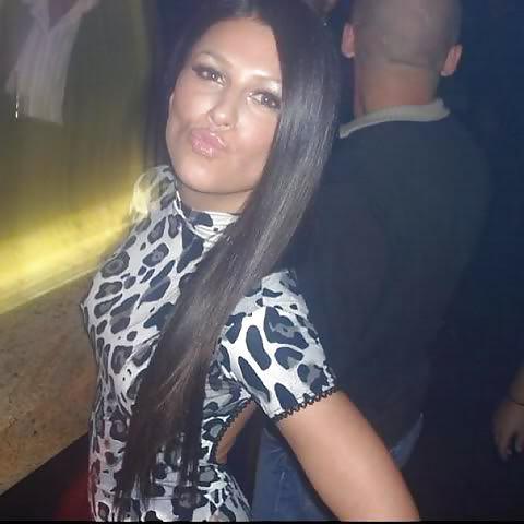 20P Hot Escort Milf