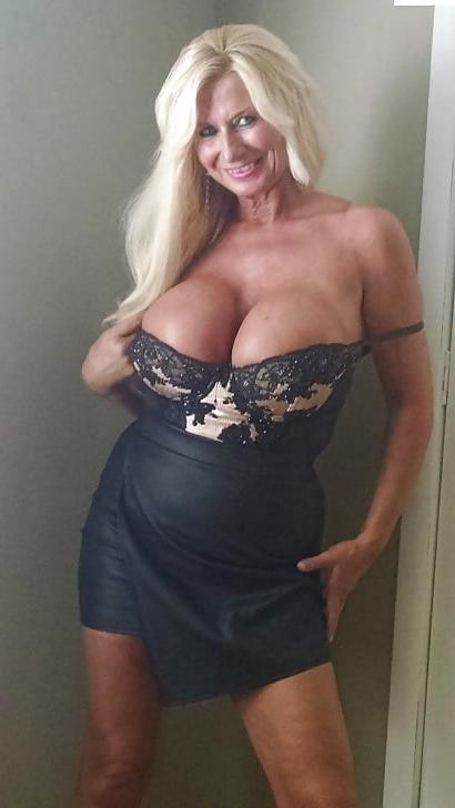 25P Hot GILF 9