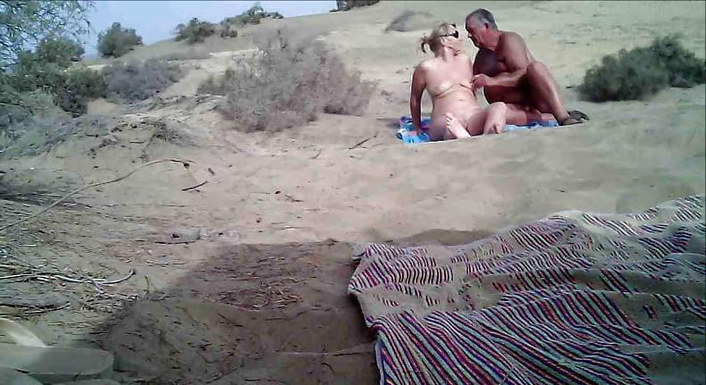 25P Swingers at the Beach #98