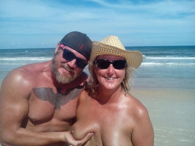 25P Swingers at the Beach #98