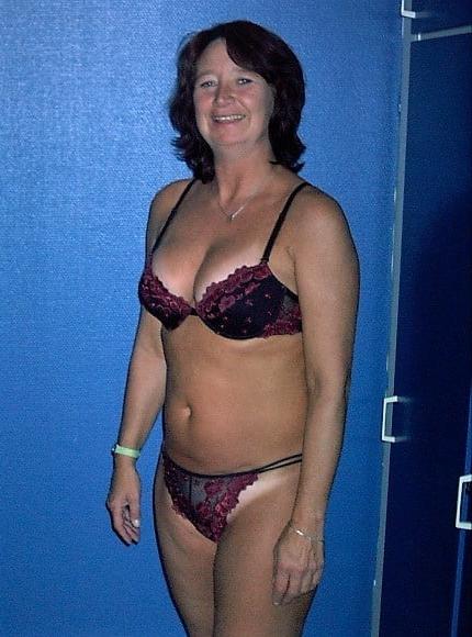 12P Hot Swedish Mature Woman 2