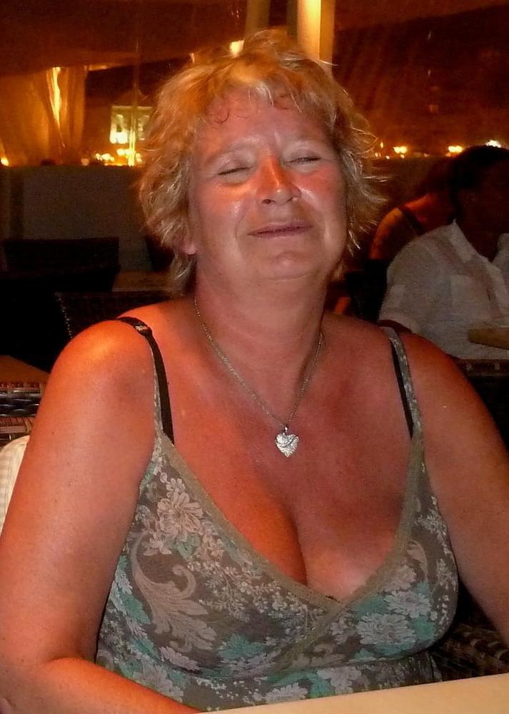 12P Hot Swedish Mature Woman 2