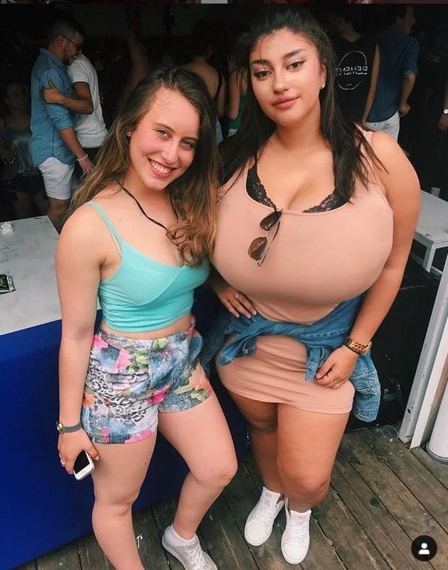 25P Big vs small tits 4