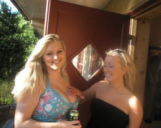 25P Big vs small tits 4