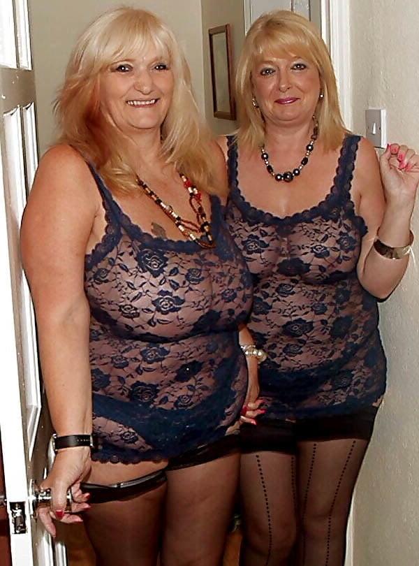 25P Lovely Mature Ladies