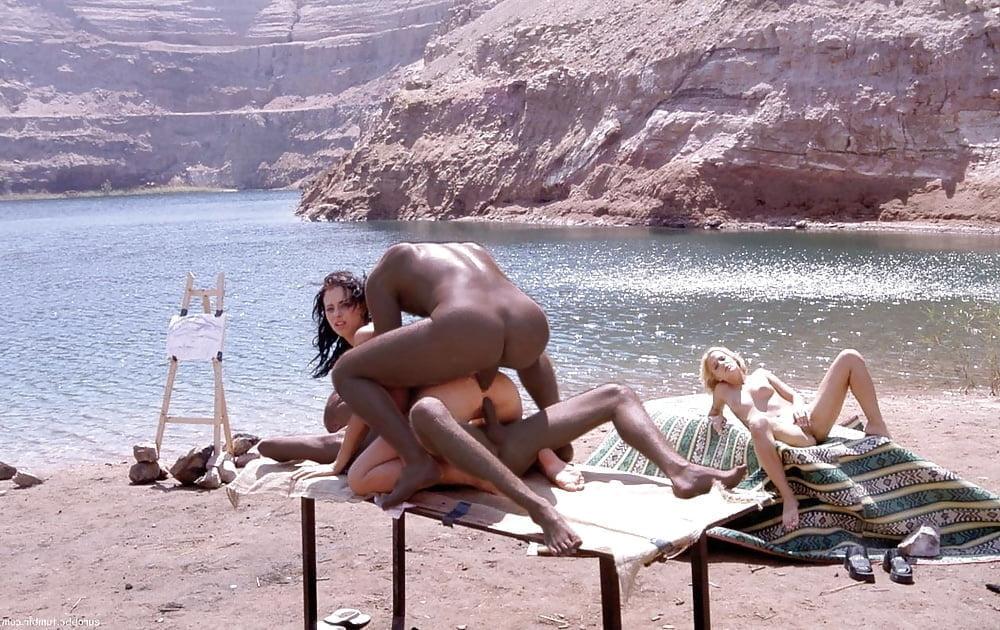 25P Swingers at the Beach #90