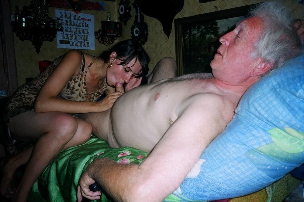 25P OLDER LADIES LIKE SUCKING COCK 42