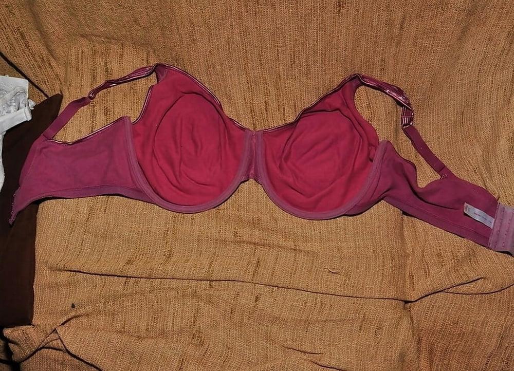 11P BRA OF WHORE MATURE FEMALE 55 Y WHORE