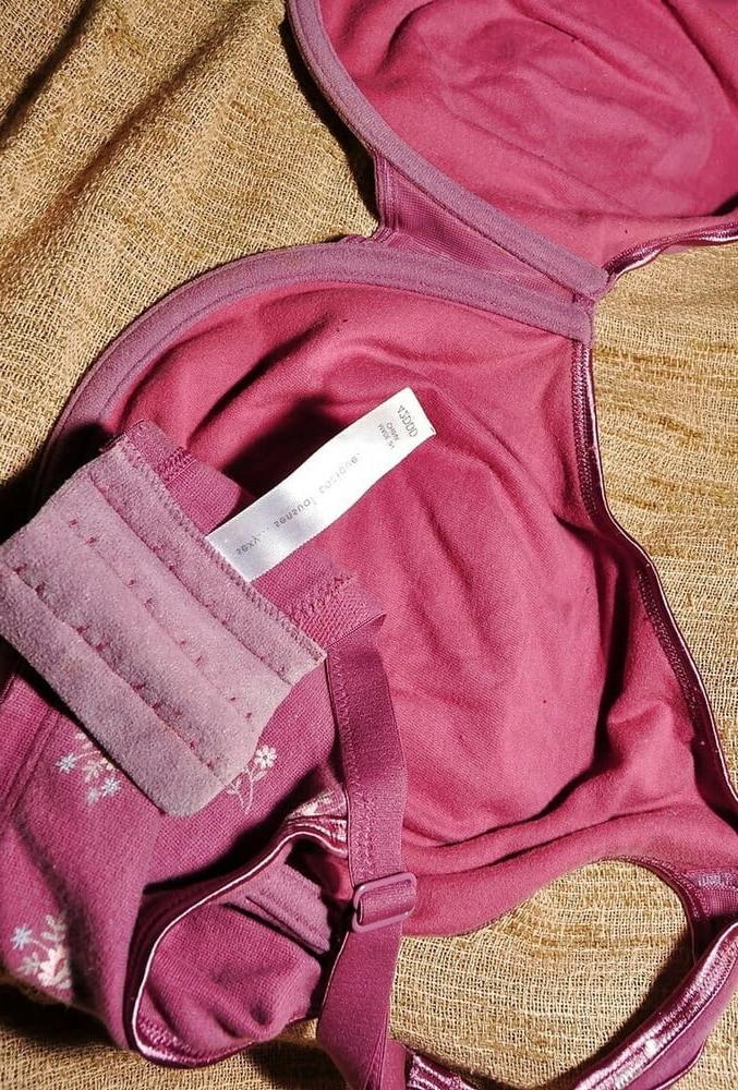 11P BRA OF WHORE MATURE FEMALE 55 Y WHORE