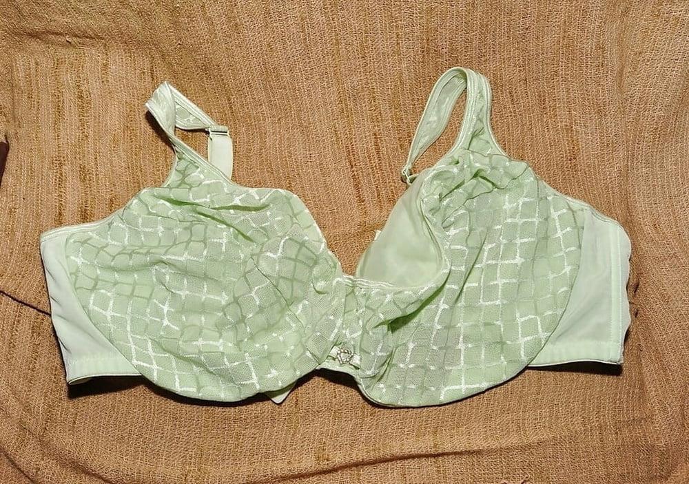 11P BRA OF WHORE MATURE FEMALE 55 Y WHORE