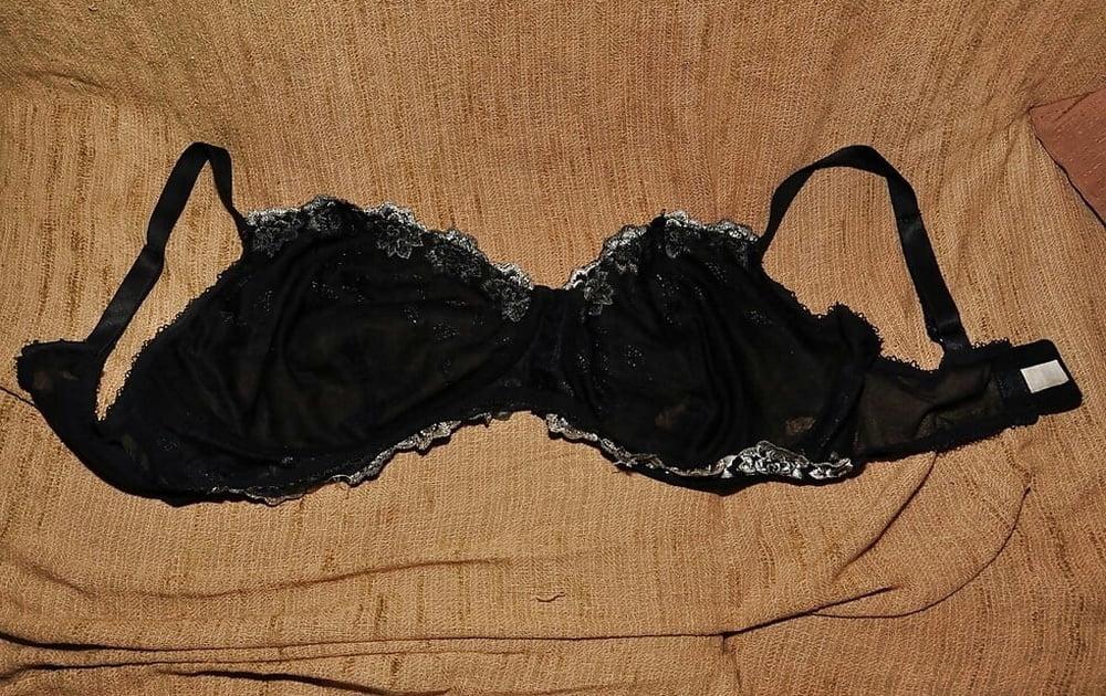 11P BRA OF WHORE MATURE FEMALE 55 Y WHORE