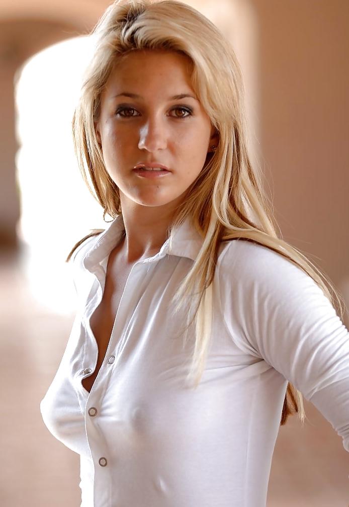 14P Sluts without bra