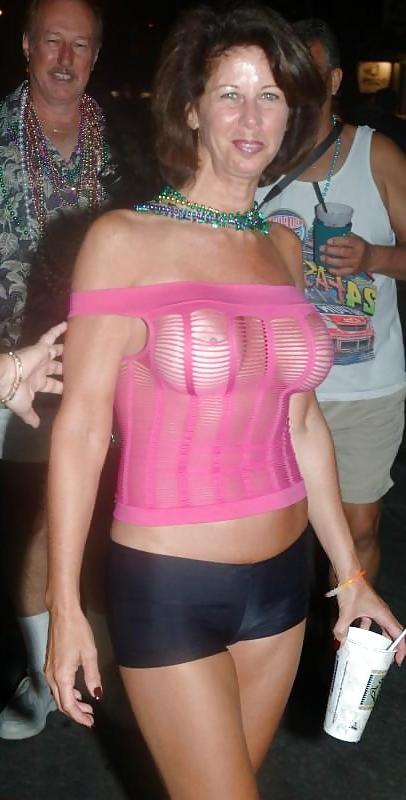 14P Sluts without bra