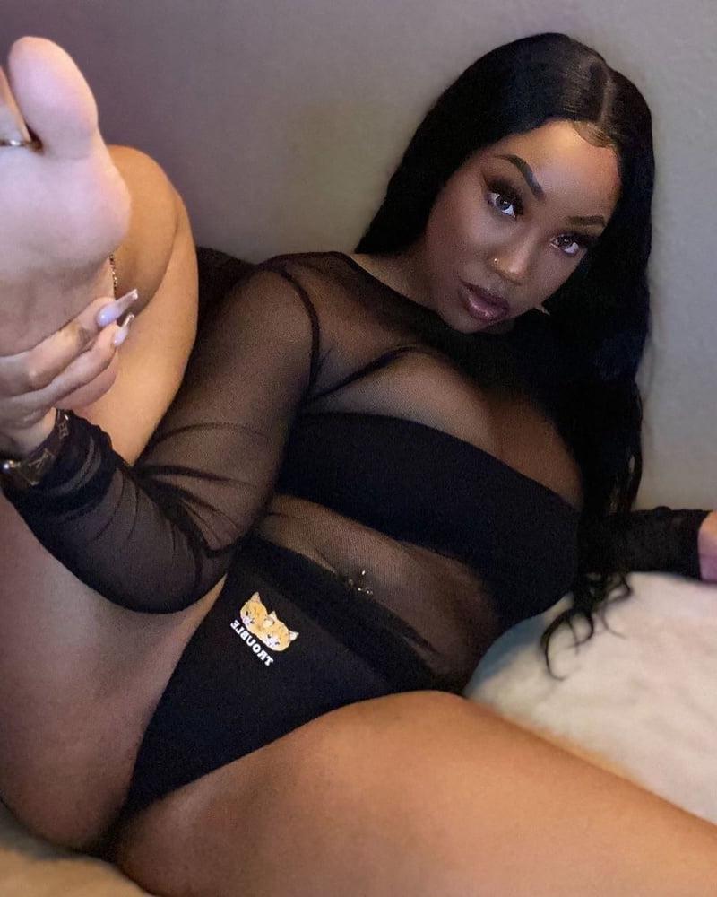 25P Sexy Thick Women 13