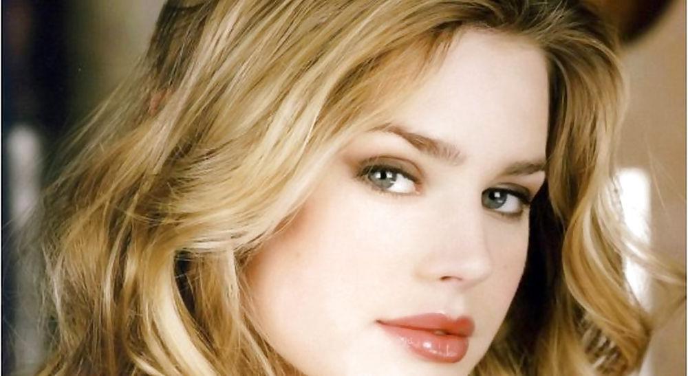 21P Vanessa Hessler cutest face