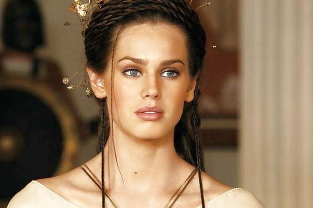 21P Vanessa Hessler cutest face