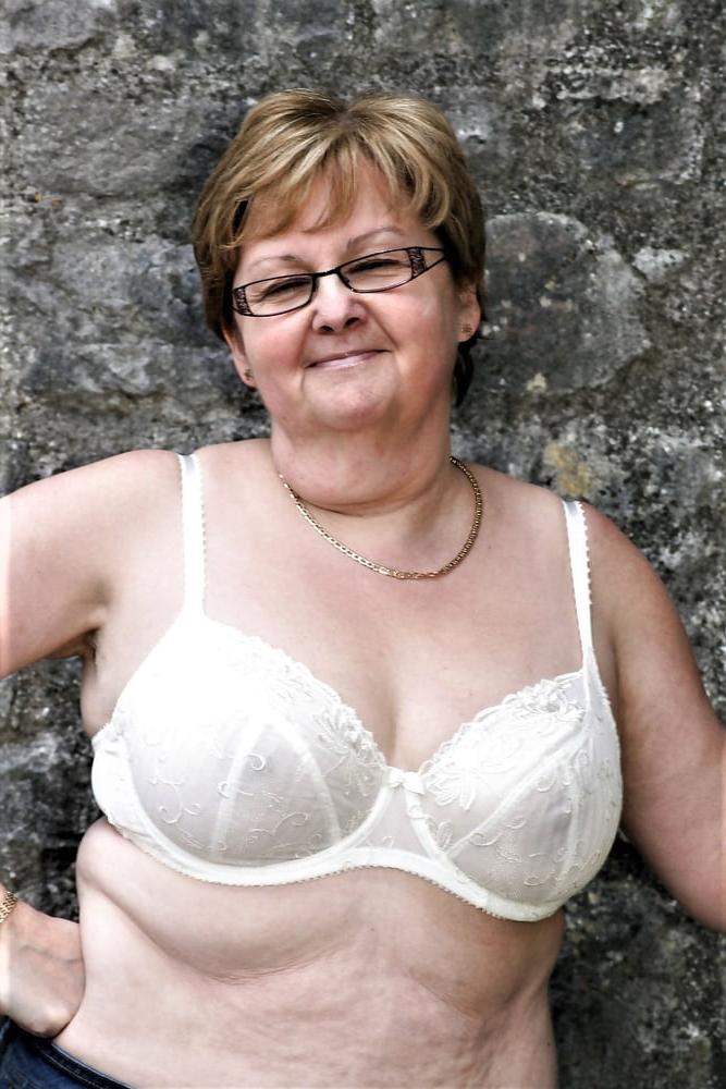 24P The Bra Is The Star